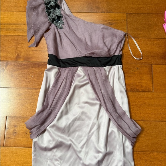 Elegant One-Shoulder Purple and Black Mini Dress - Picture 1 of 4